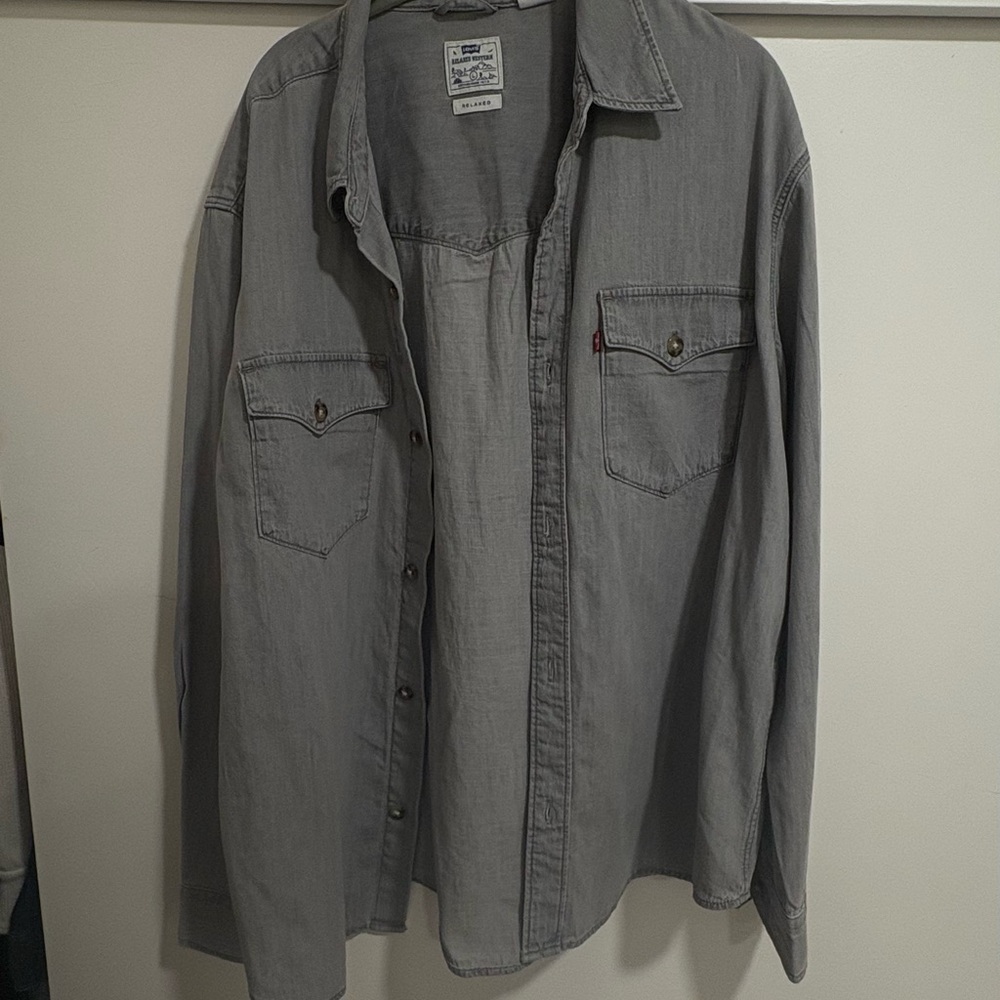 Levi's Light Gray Button-Up Shirt